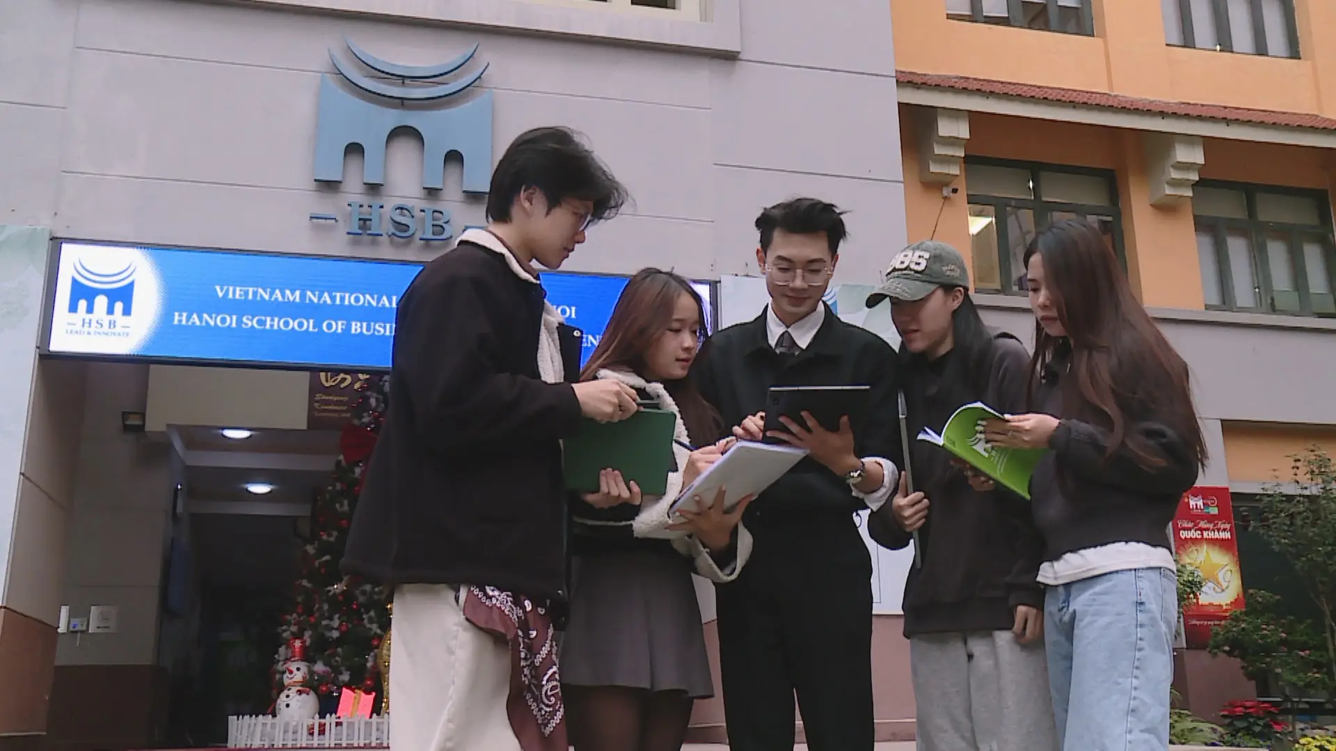 Vươn mình cùng nền tảng số